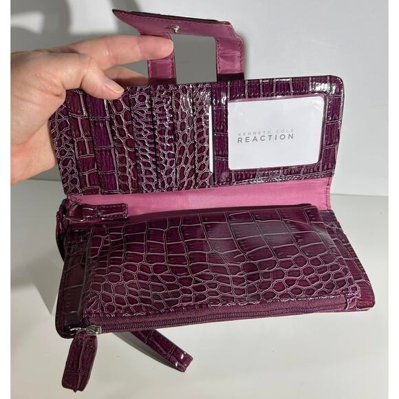 KENNETH COLE REACTION Wine Red Snakeskin Wristlet Wallet Tab Clutch Strap - Picture 5 of 6